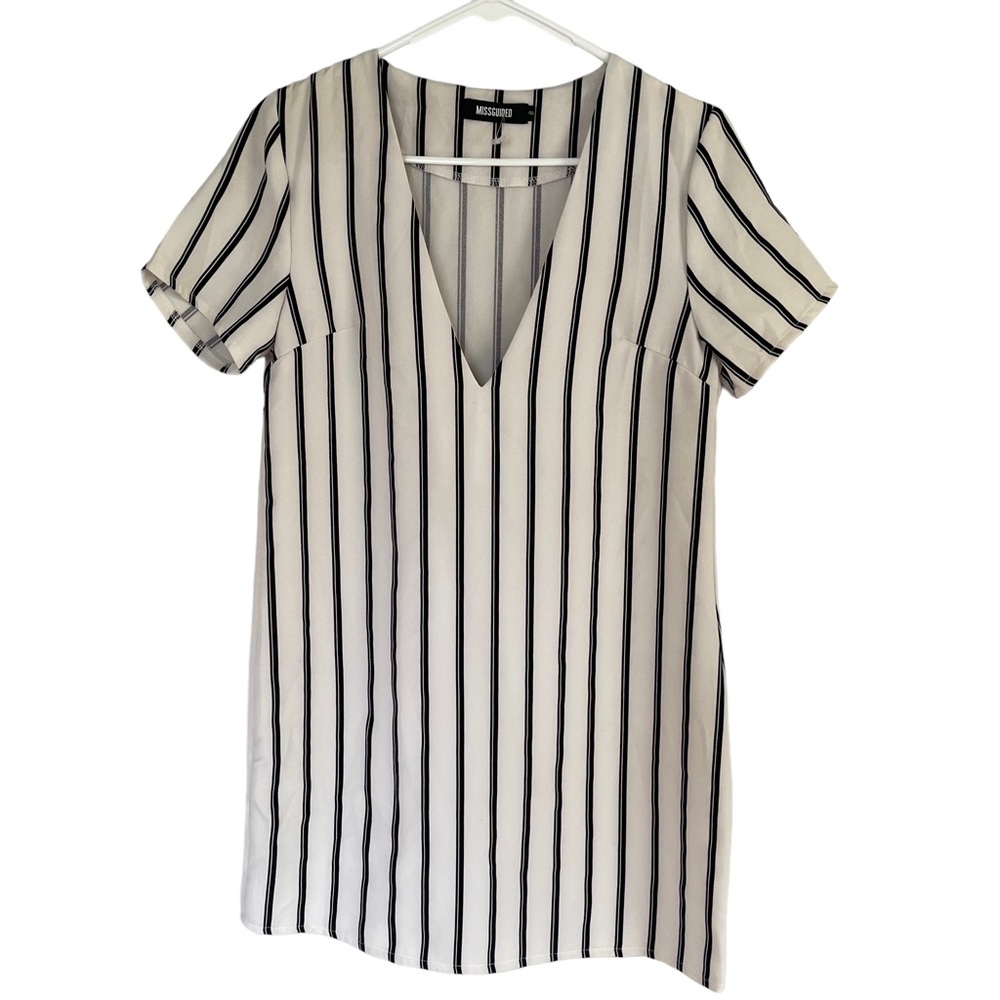 Missguided Striped Short Sleeve Shift Dress Mini V Neck Black White Sz 4 Popover
